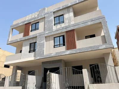 دوبلكس 5 غرف نوم للبيع في القاهرة الجديدة، القاهرة - لمحبي التميز والخصوصيه