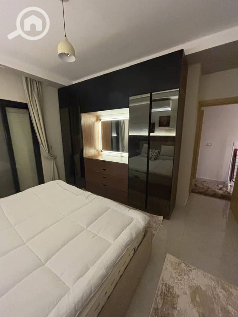 9 65438490-f879-49d7-a6df-12ec2c3a13b0. jpeg