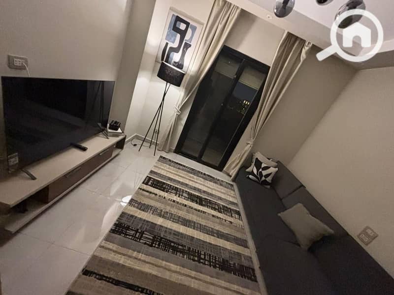 12 17a41b0f-b839-452f-8e77-b8dcc6f5e843. jpeg