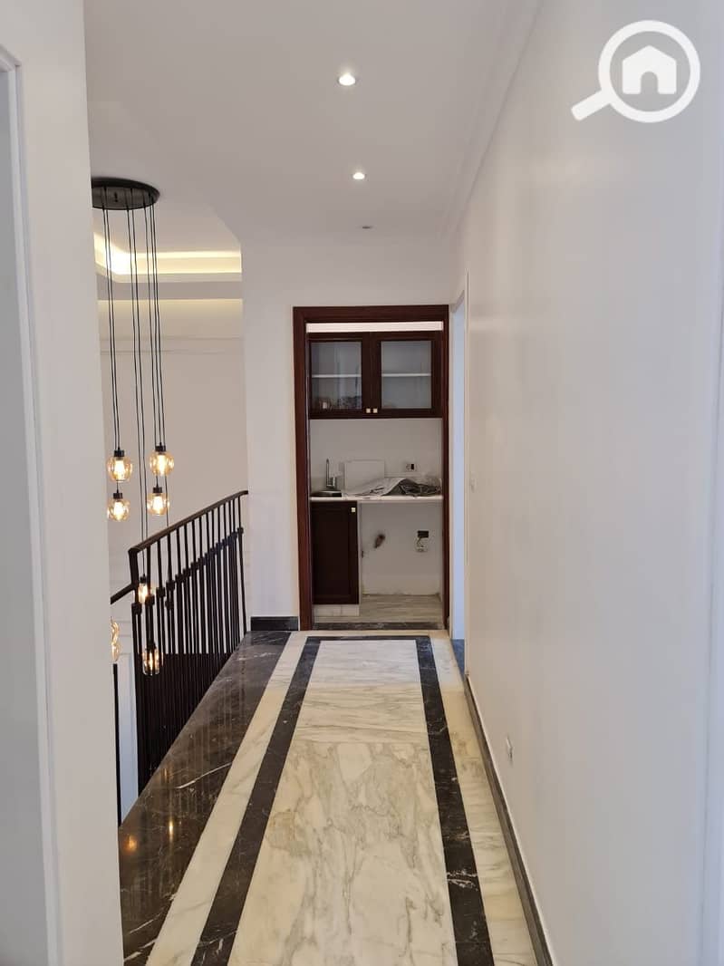 19 c0b781e0-9a83-49b8-94e4-af9b68043988. jpeg