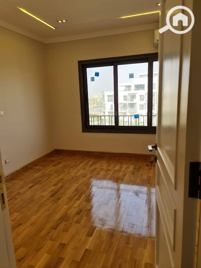 28 0c46cf98-a897-4549-94fd-f4a51e2441ff. jpeg