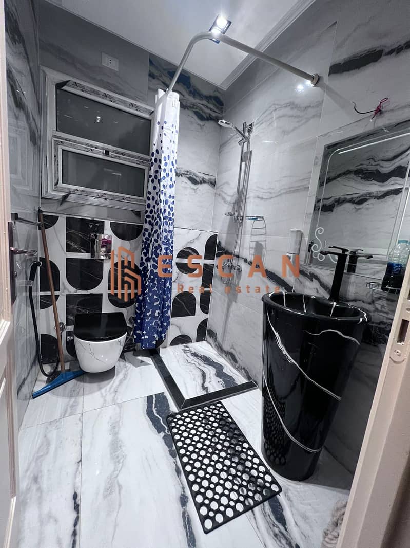 10 d9422efd-9d15-49e6-ae05-cbea1c3568a0. jpg