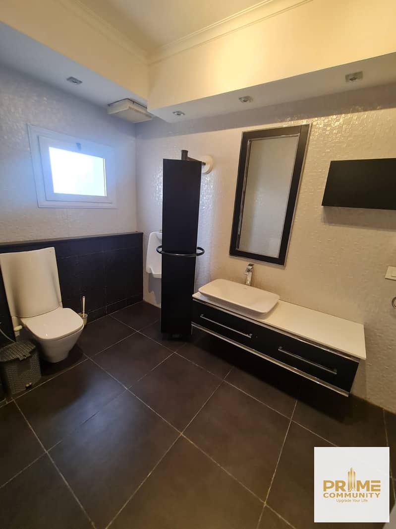 12 WhatsApp Image 2025-12-03 at 17.02. 33_c6e772bf. jpg