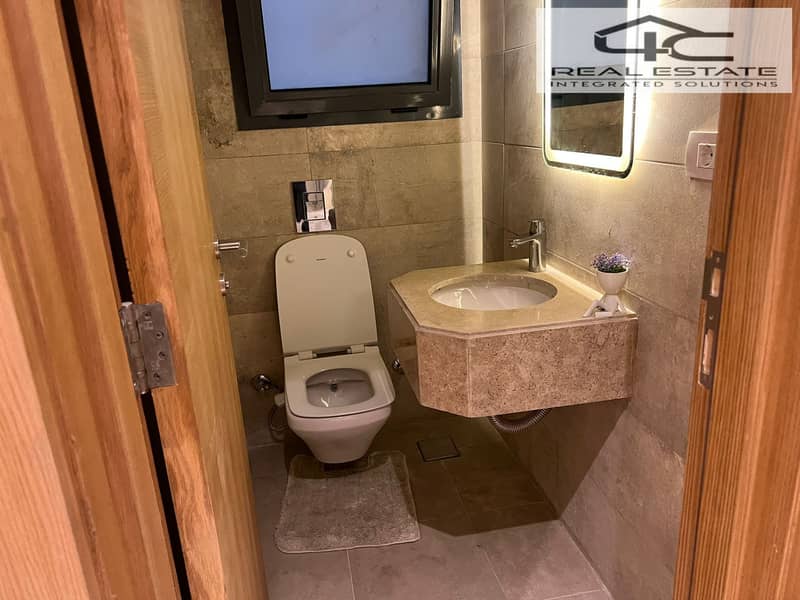 30 WhatsApp Image 2025-12-03 at 14.37. 47. jpeg