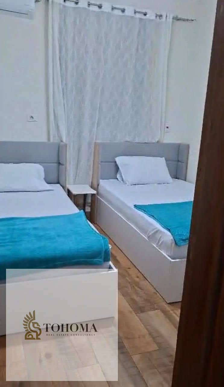 2 4b1e325e-f8f4-4292-8d62-c0d41a85913d. jpg