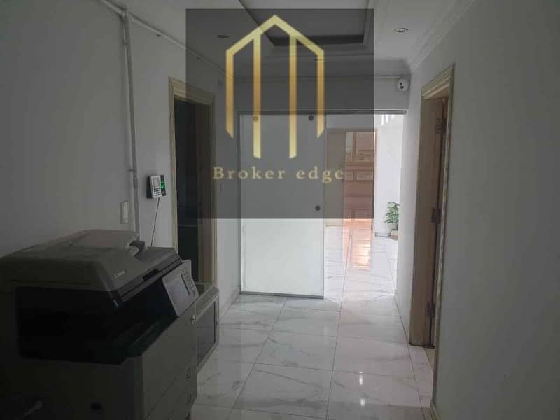 10 74cd9d33-ee48-405a-9aa1-41b8da47ca16. jpg