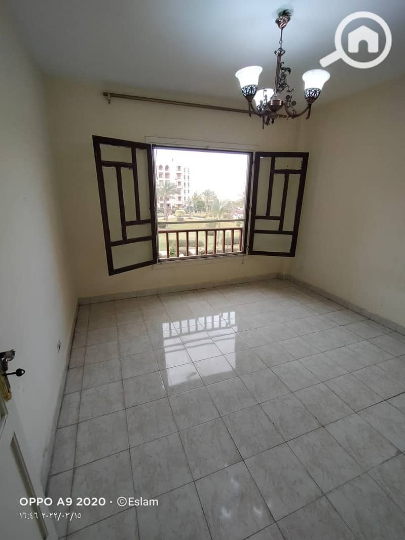 2 5f52d518-6bd9-44ae-9e40-193bbd9d2f14. jpeg