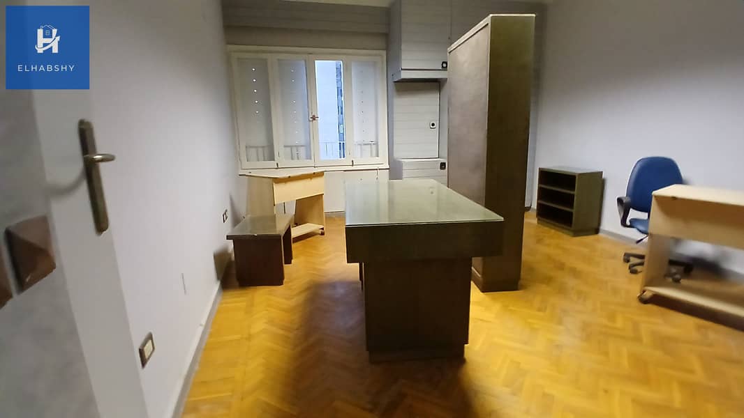 11 شقة للبيع في الدقى 290م فى شارع فينى الرئيسى و كأنك فى الزمالك ( تشطيب مجدد ) .  (11). jpg