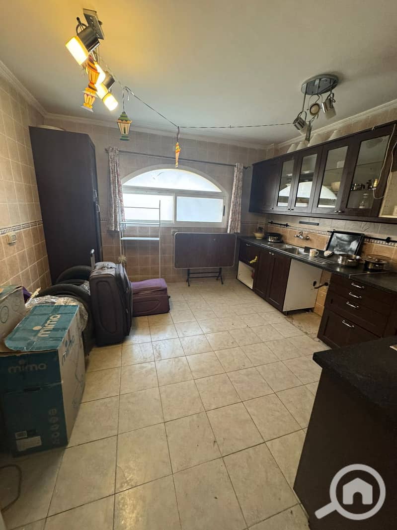 9 3a49ab4c-e86a-489f-b817-218c2e90d914. jpg