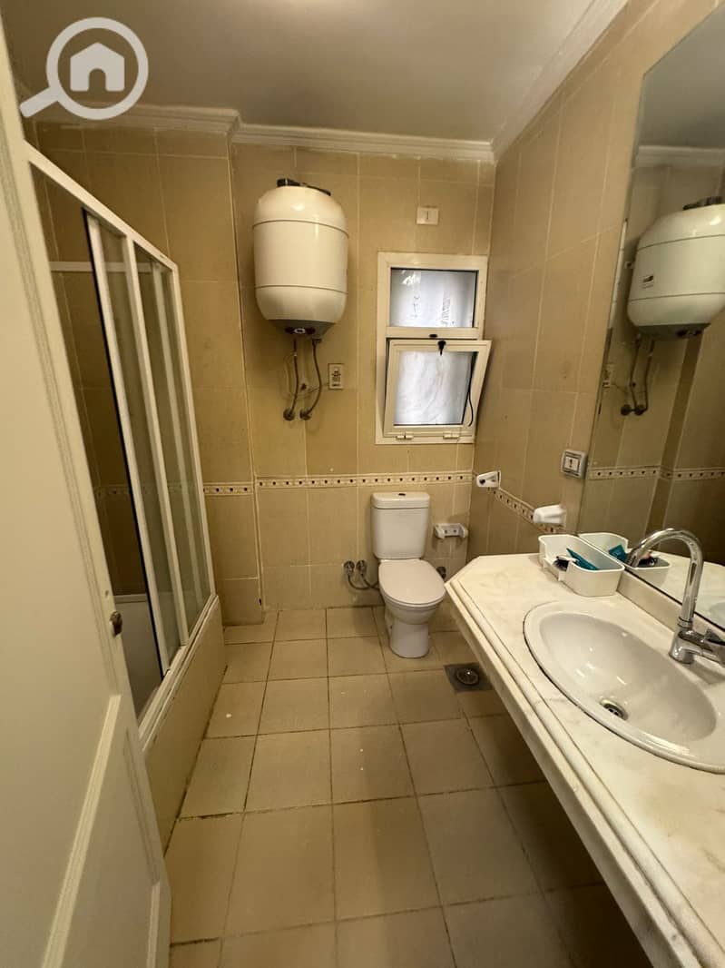 12 b97f261d-1f47-421d-bf59-1c139330034d. jpg