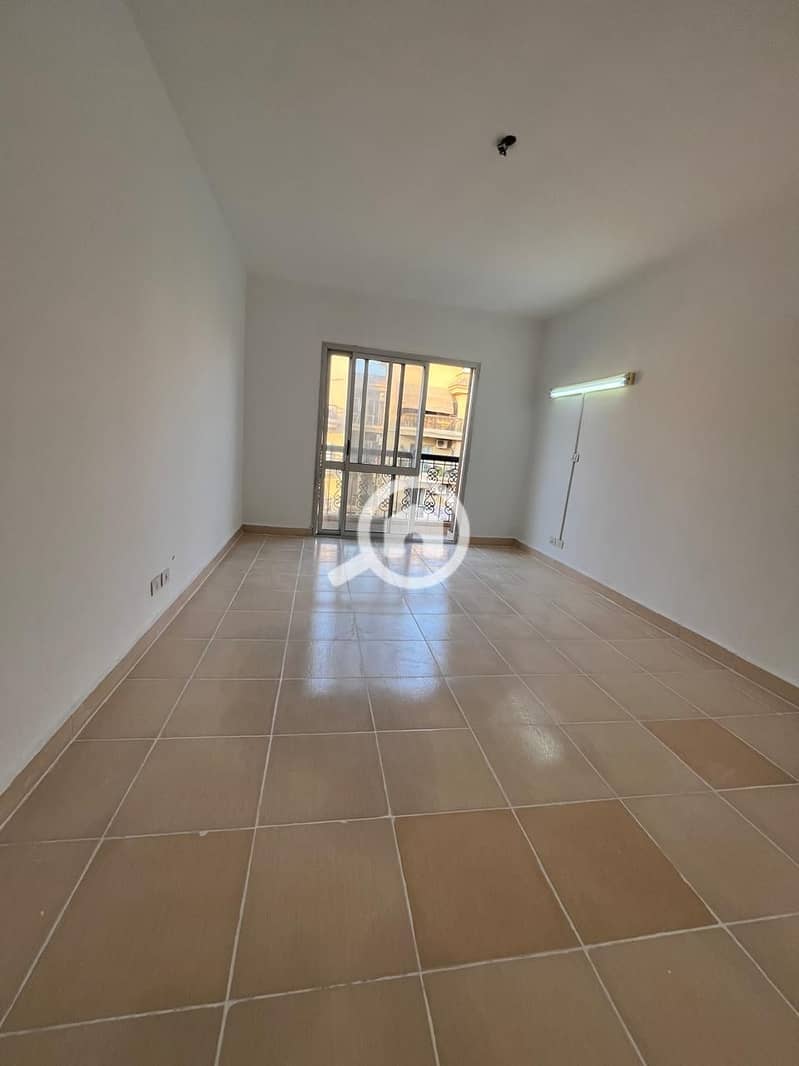 2 e4e30537-ef3b-46df-8971-b1da812b7563. jpeg