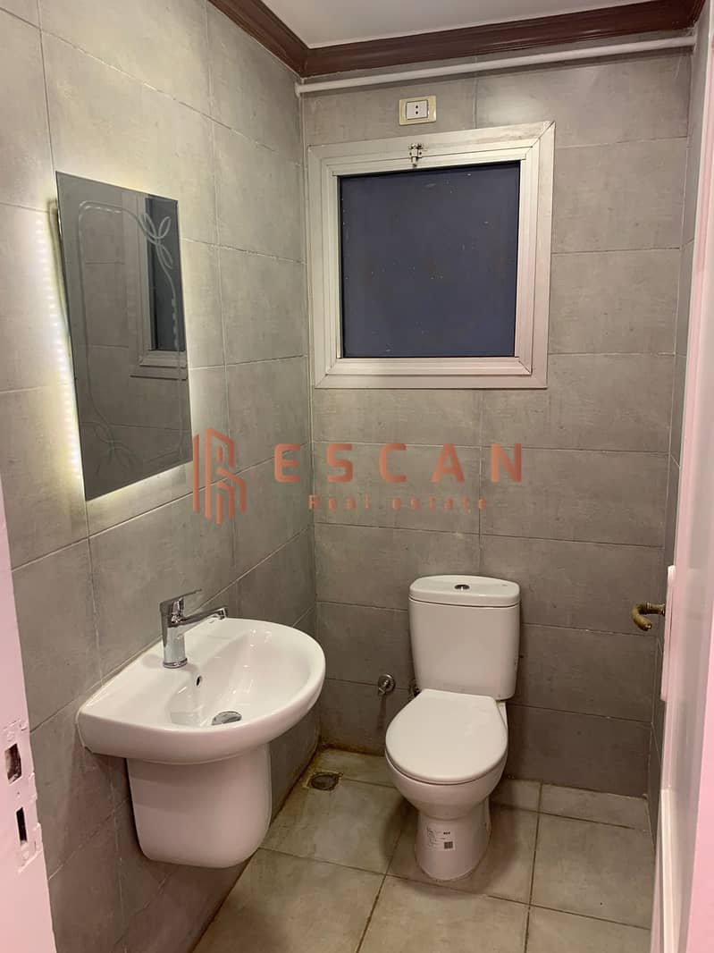 8 55b1650f-c7a4-4384-8b80-8c1c94089177. jpg