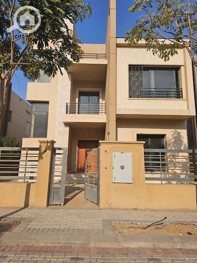 4 Bedroom Villa for Sale in Sheikh Zayed, Giza - WhatsApp Image 2025-12-03 at 16.28. 42_29a32722. jpg