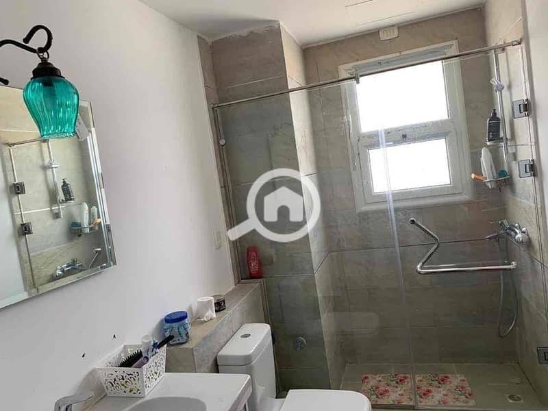 10 cdf4dae4-71ff-47e1-83df-05f800125894. jpg