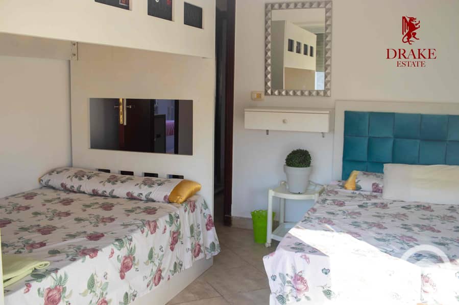 18 347b4ad4-763f-4422-b6bf-8ce0cae12fe1. jpg