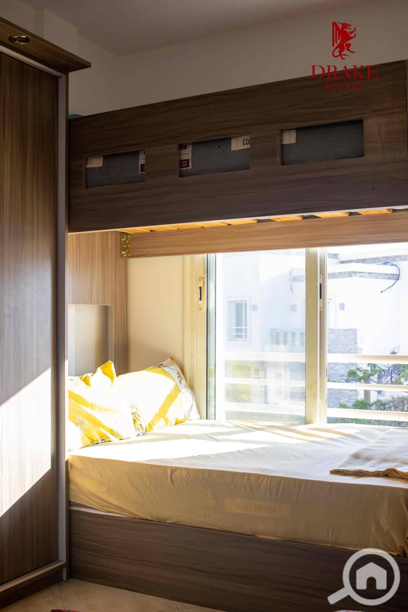 23 fc6d6600-6360-4bcf-9b41-7b036d379803. jpg