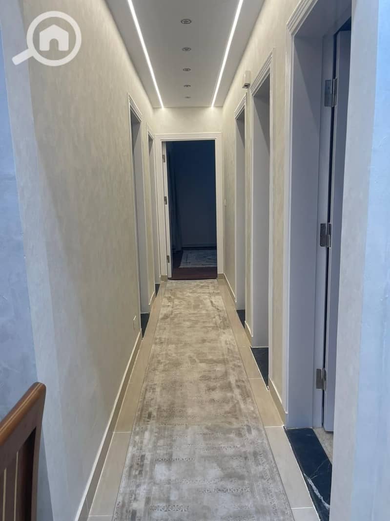 8 04aaa9ef-b513-40f5-bd31-3c5e26bd9906. jpeg