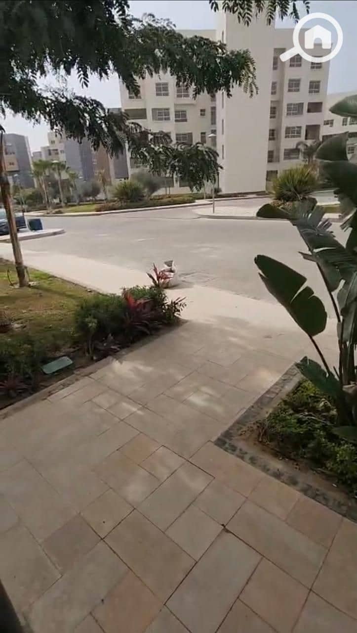 12 bd7d7e54-8913-470e-bf3b-392099bca42d. jpeg