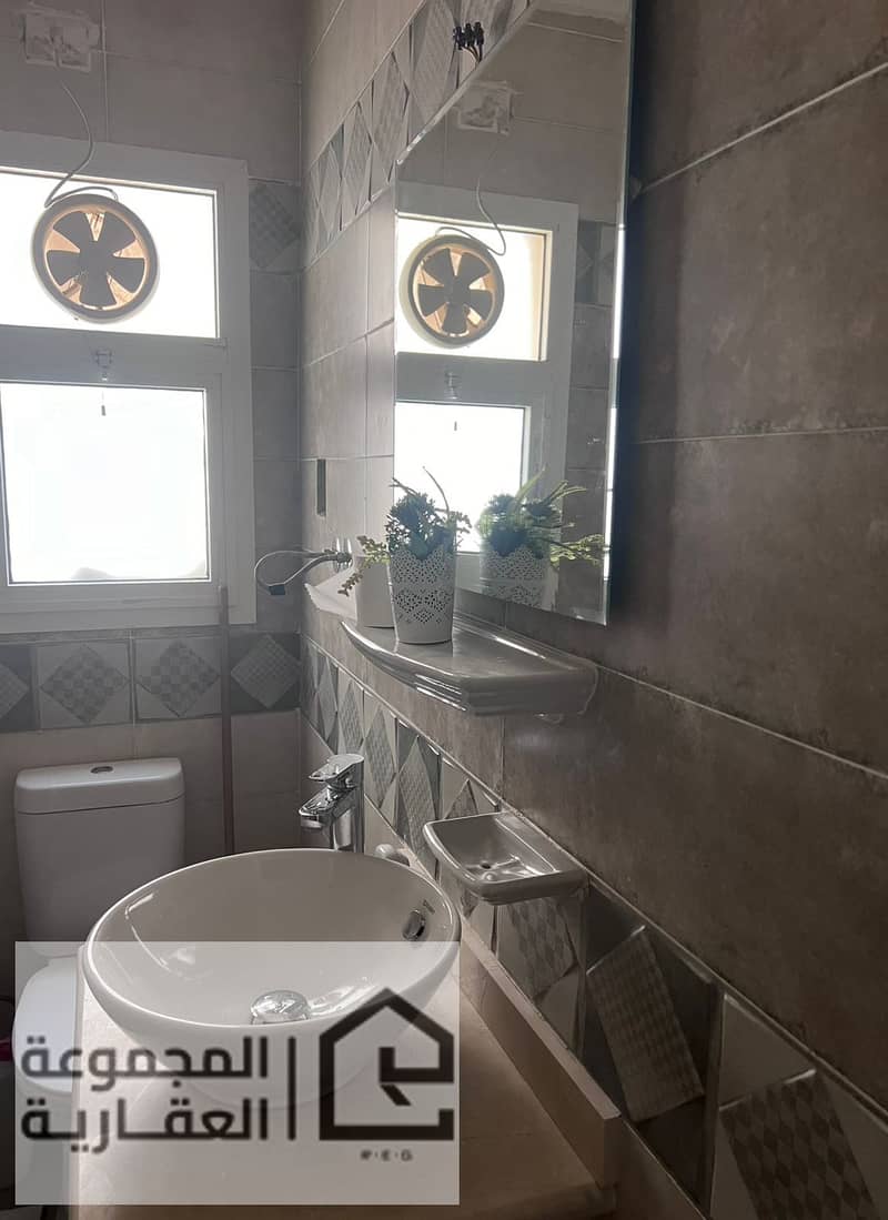 8 b516b883-a82f-45c3-9382-887be41e8ae3. jpg