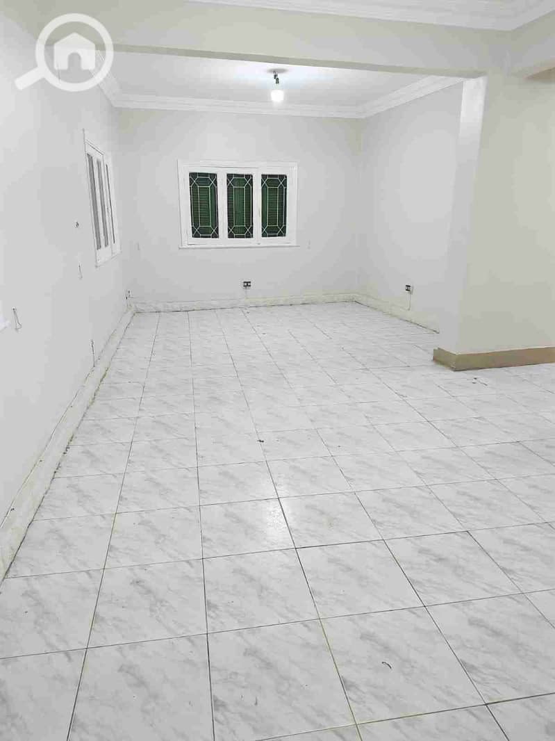 1000769059. jpg 1000769059. jpg