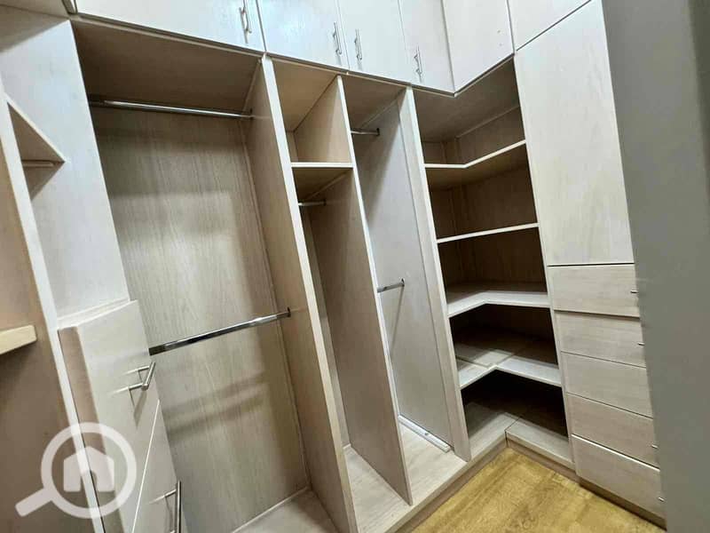 10 bba69545-a257-42b9-8ad4-125b062bf620. jpg