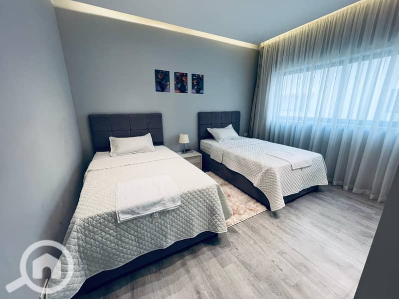 11 631d04a5-c24d-47c2-8219-d955e458c663. jpg