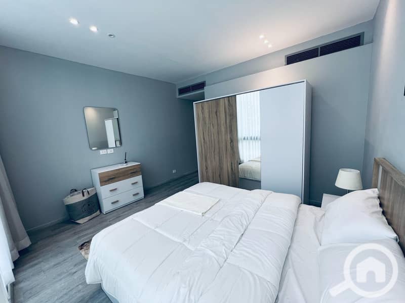 12 b3d57df6-2b6c-4542-9e88-8b27483577fb. jpg