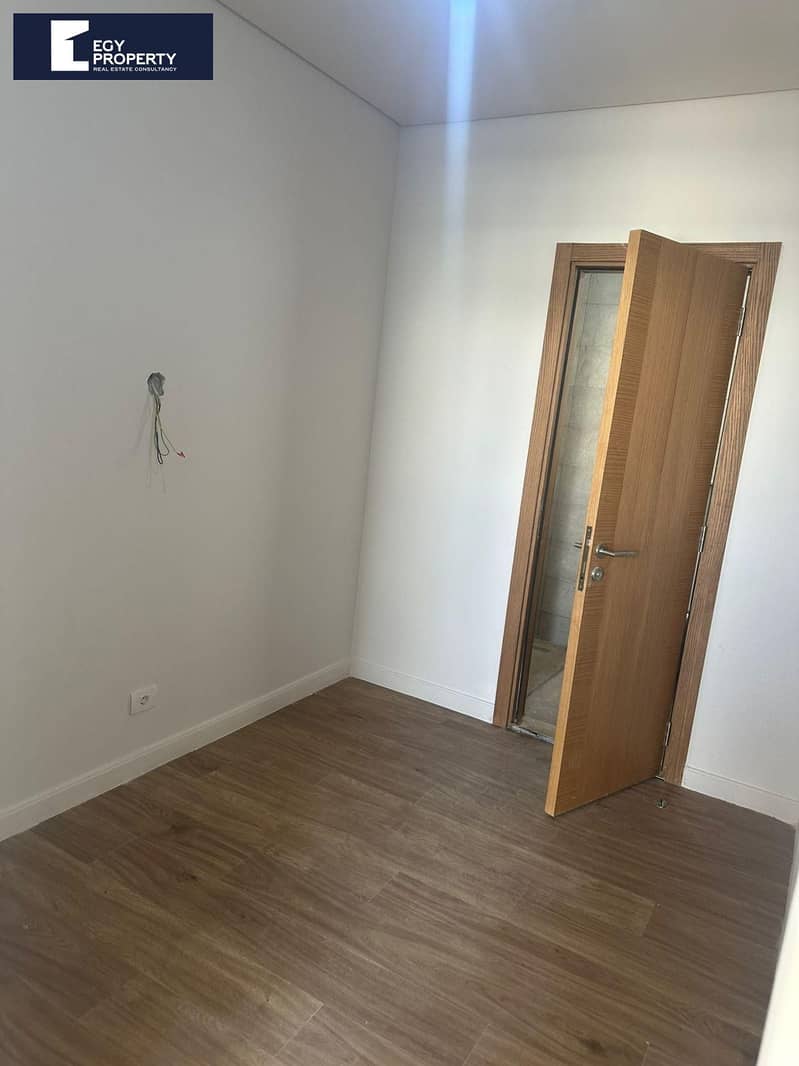 4 _files_05f2282b-2060-4877-b6bf-2e1c7d72a7ad. jpeg