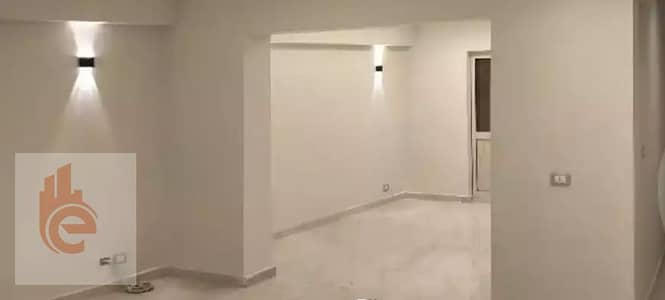 شقة 3 غرف نوم للايجار في سموحة، الإسكندرية - 3. png