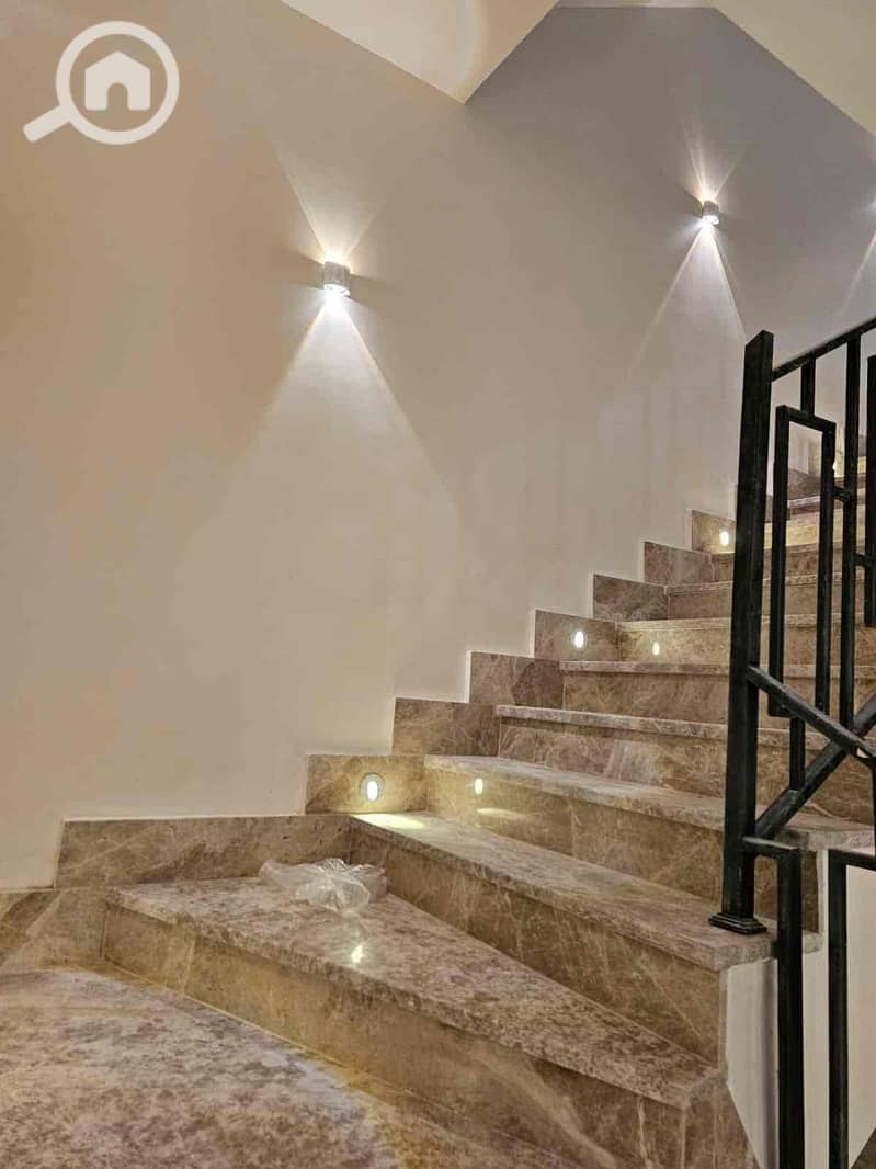 6 62f999de-aa00-49a0-bdcf-79ee3f2ae678. jpg