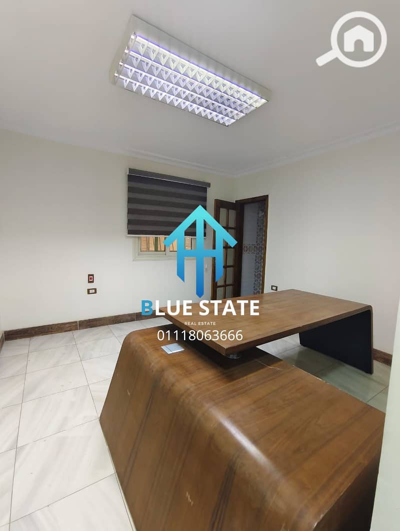 4 01118063666 (90). png