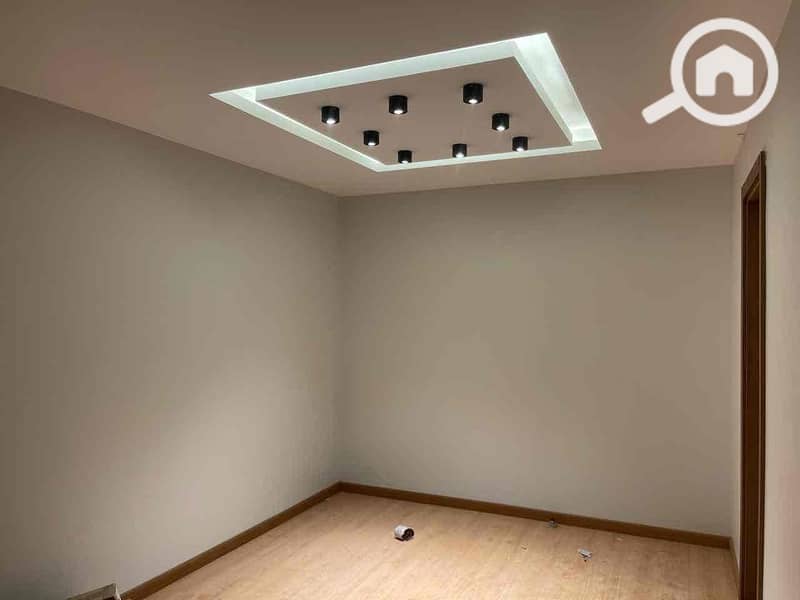 6 26275ed4-b26c-4602-b617-180e672fca4c. jpg