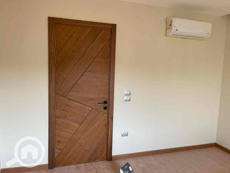 8 64ff23d1-3443-48a3-b786-465ceabe116a. jpg