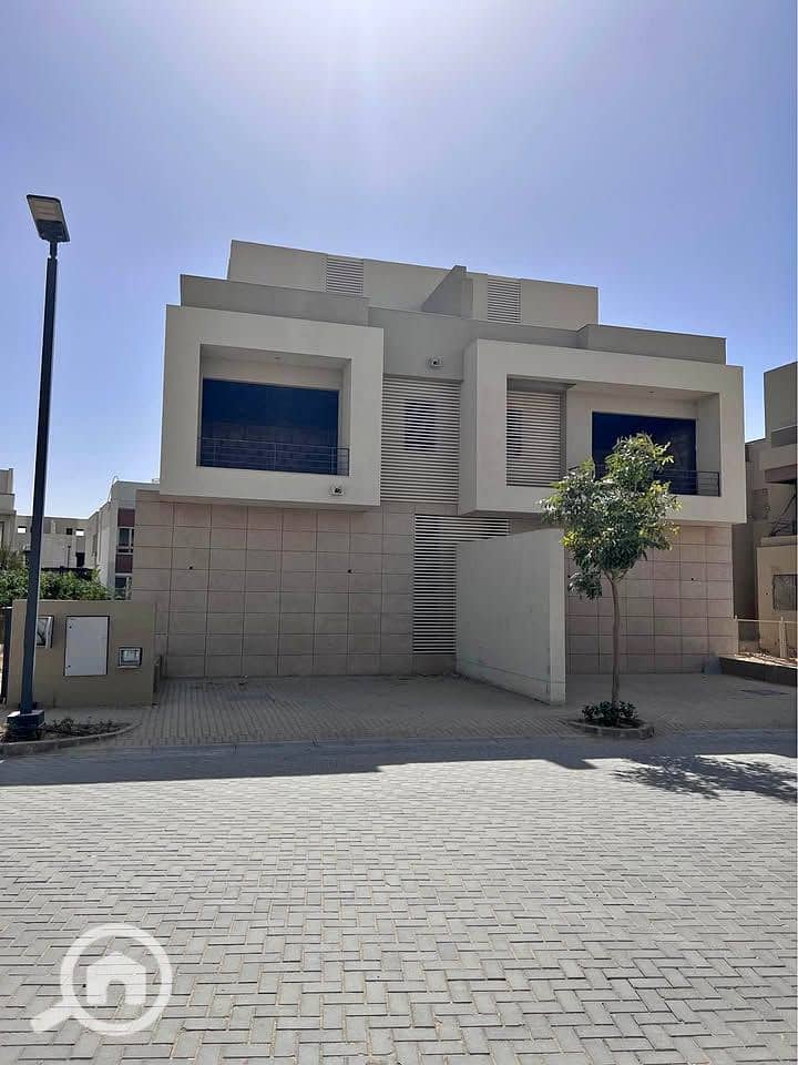 11 472820206_589985737087042_9083932098996903786_n. jpg