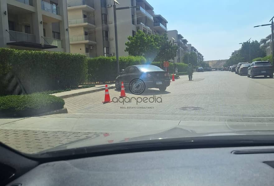 4 4828a937-d333-4376-8f1c-bb37f01072d7. jpg