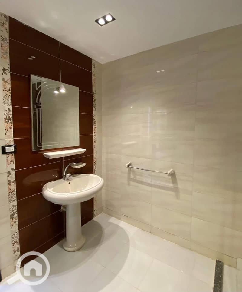 4 WhatsApp Image 2025-10-26 at 14.56. 08. jpeg