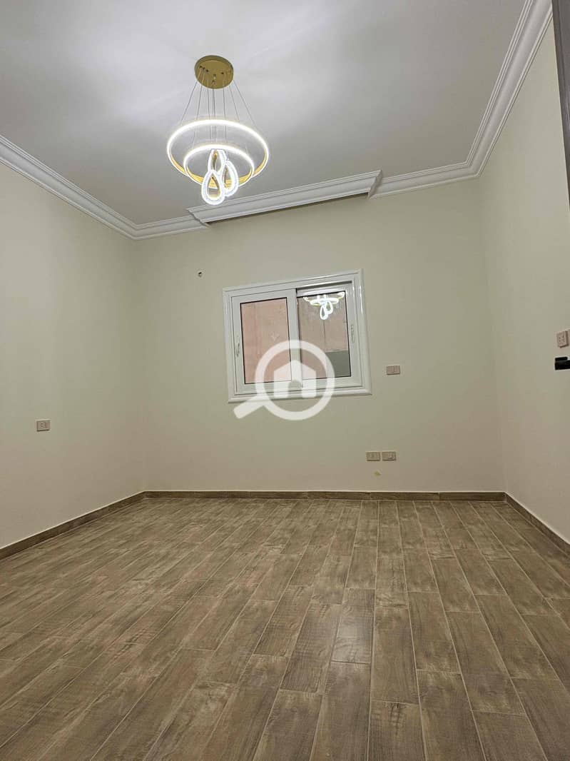 12 57f3bd00-db0f-4f24-8cac-06b6cd8c22eb. jpg