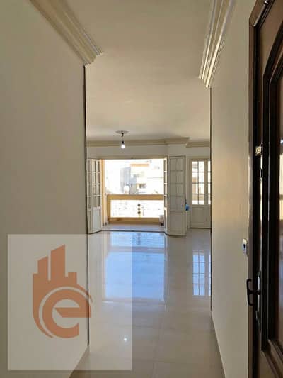 شقة 3 غرف نوم للايجار في سموحة، الإسكندرية - 1. jpg