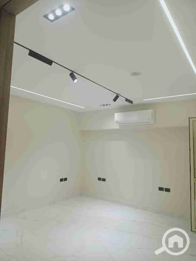 مکتب  للايجار في الزمالك، القاهرة - 1000247097. jpg