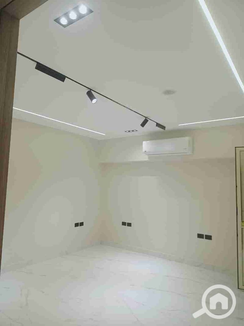 1000247097. jpg 1000247097. jpg