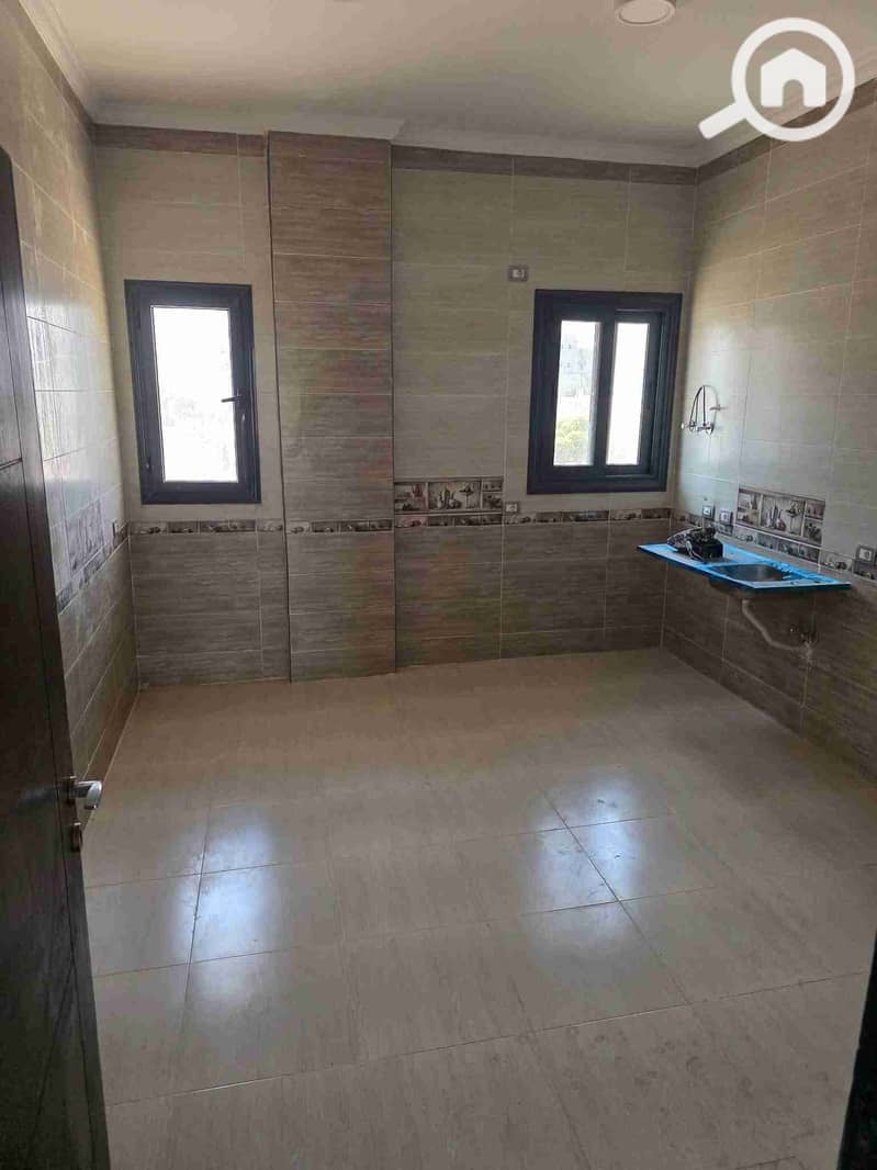 2 FB_IMG_1758857694223. jpg