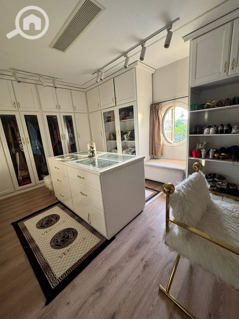 32 95bf6df9-3f57-4a8d-a25a-14e4c3b22789. jpeg