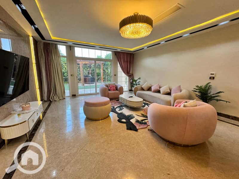 38 253cb004-0ad3-4ca2-a866-0f85a78ecc4d. jpeg