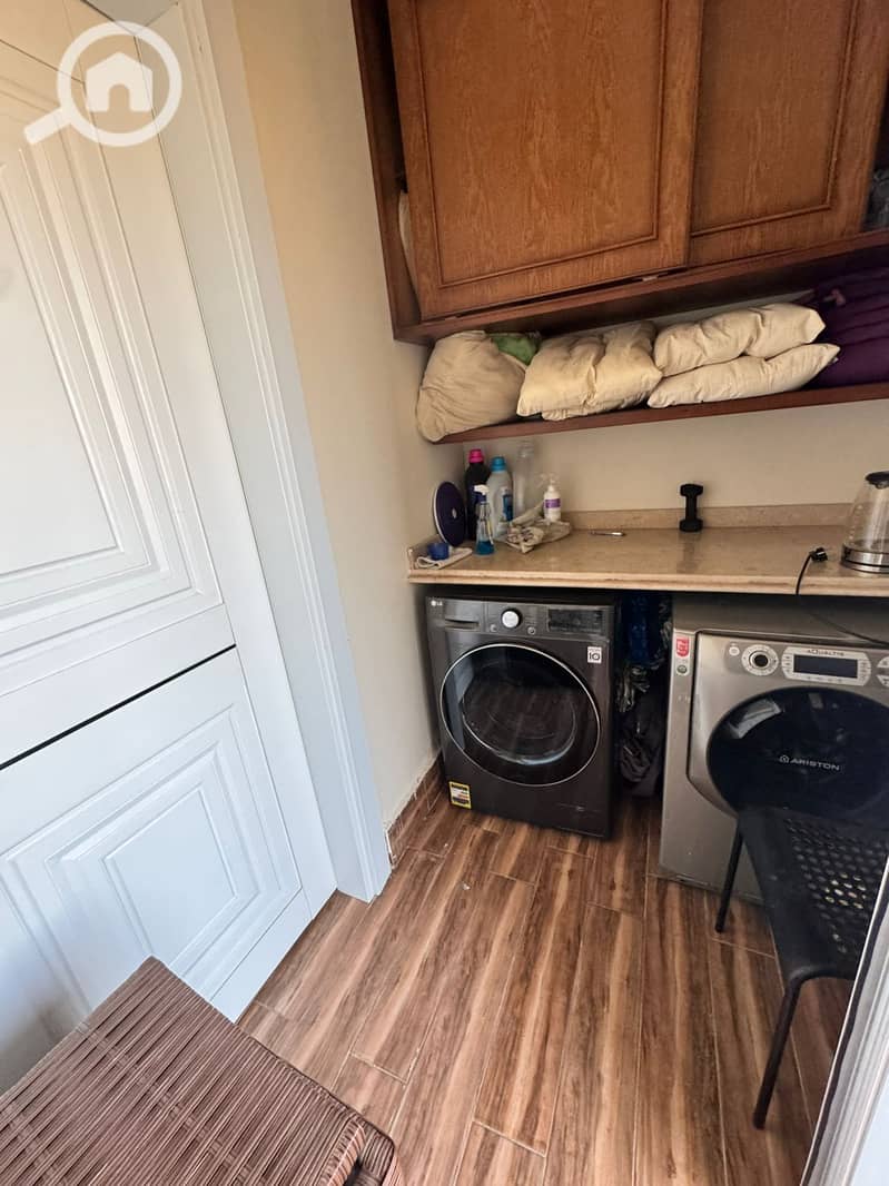 72 dc2d83bf-d753-44c6-a92e-aee20212a39b. jpeg