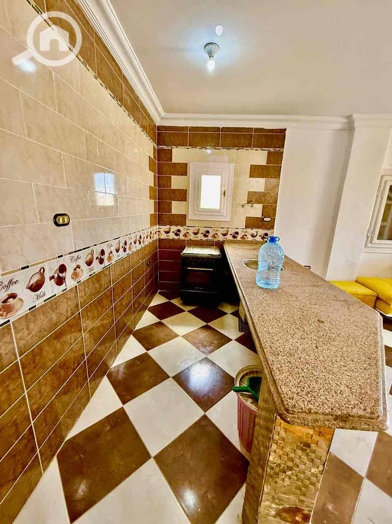 4 a43cd3ce-a008-42f2-983e-ee8c552788d7. jpg