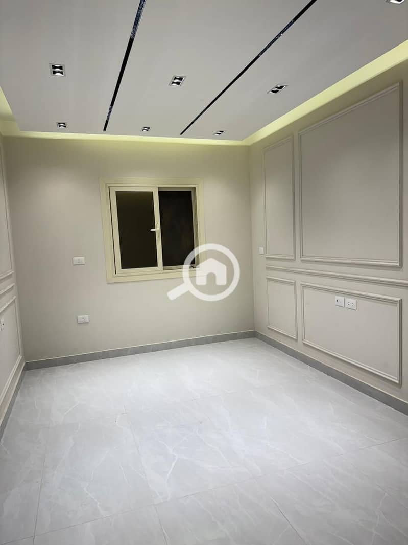 8 2f93a9c5-53ae-4946-afad-f92dd4eb4107. jpg