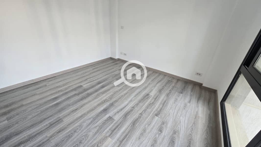 4 d4809eac-8d63-4301-99db-4b019b35c9db. jpg