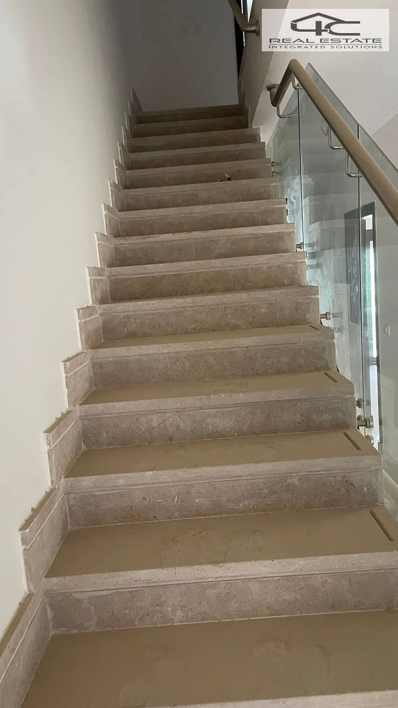 4 WhatsApp Image 2025-12-03 at 18.38. 09. jpeg