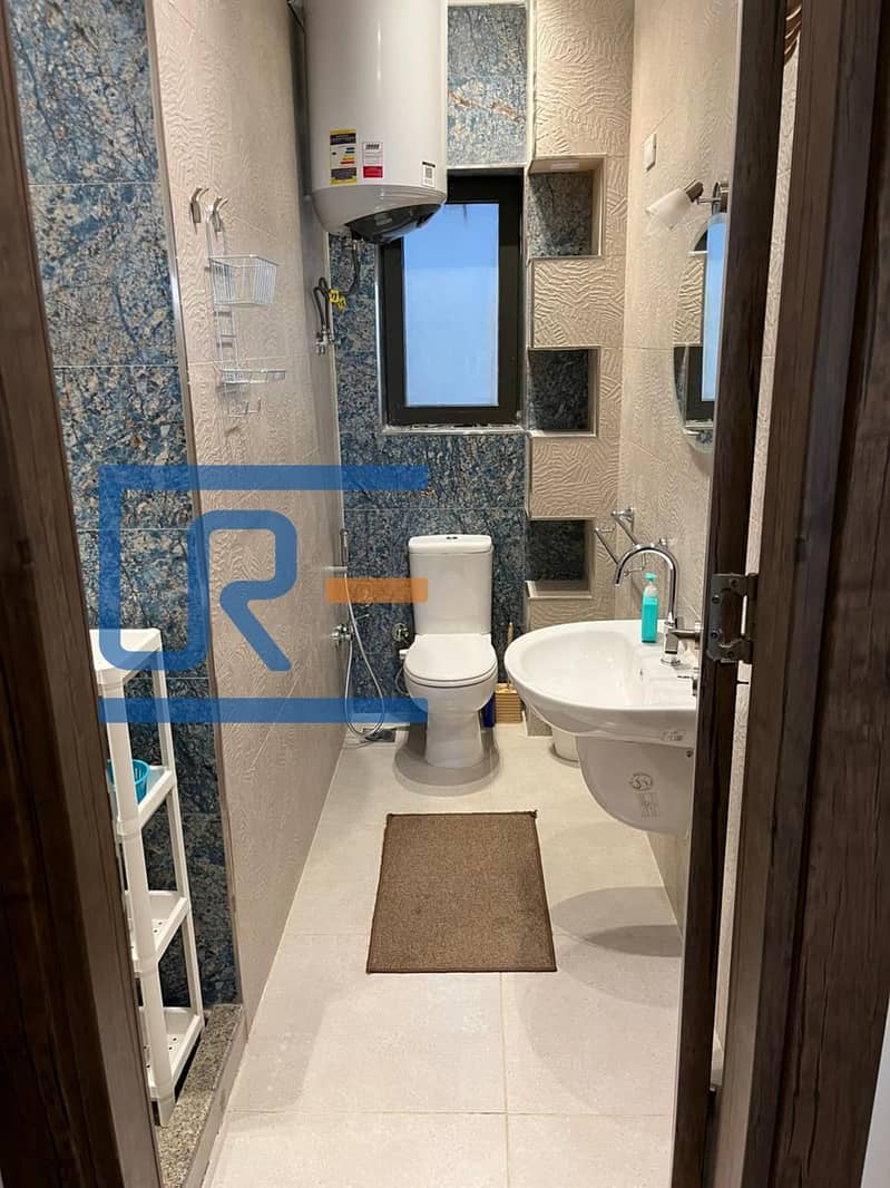 12 b745b51e-ac5d-47ac-9bca-cc61ca93f98e. jpg