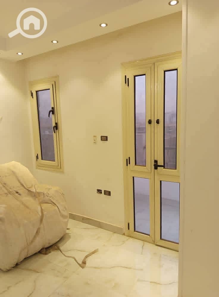 2 5e8d95e8-7bb8-4513-80b1-f8b54346de2f. jpeg